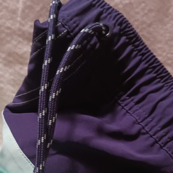 Men's IZOD 2XL Bathing Suit - Picture 2 of 4